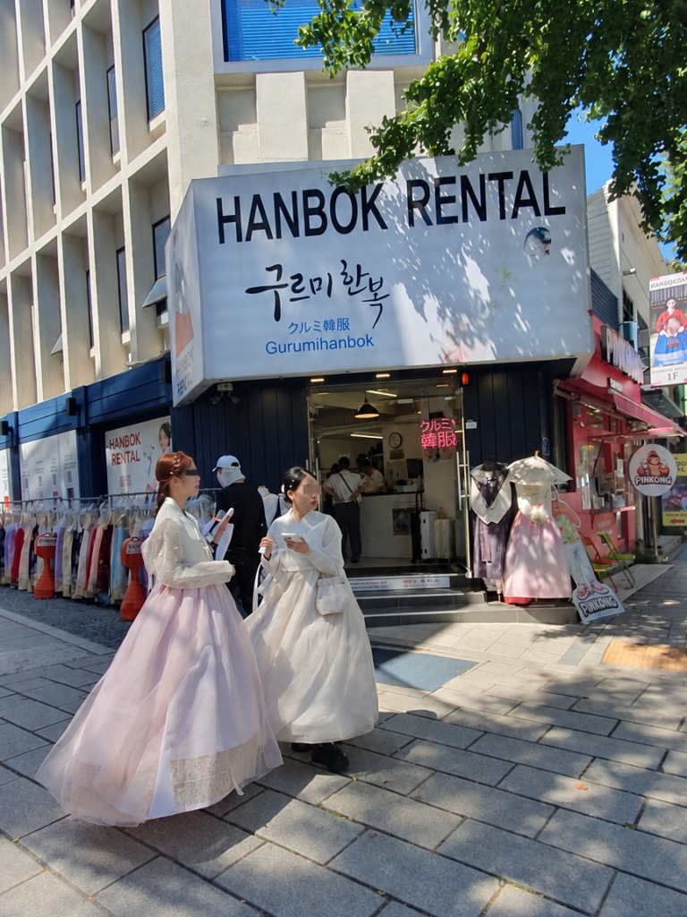 Gureumi hanbok rental shop near Gyeongbokgung Palace