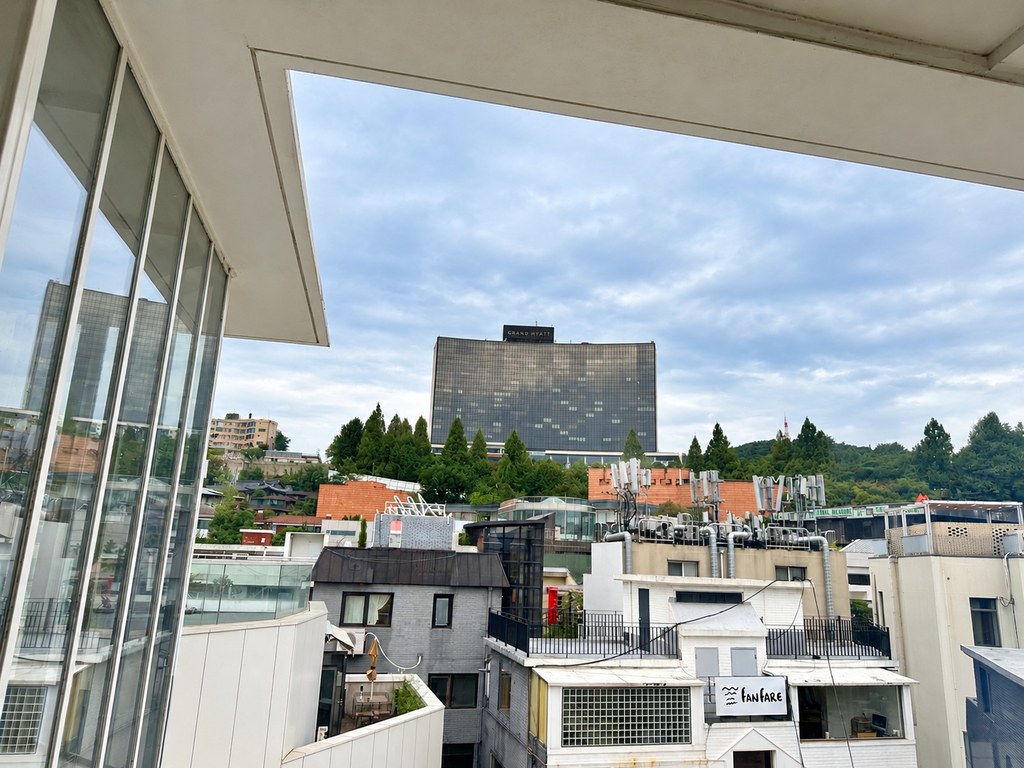 Grand Hyatt Seoul overlooking the hillside above Itaewon