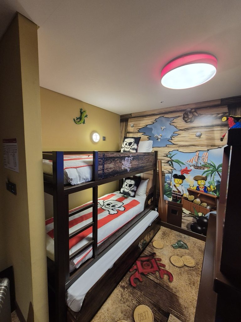 Pirate-themed kids bunk beds at LEGOLAND Korea Hotel