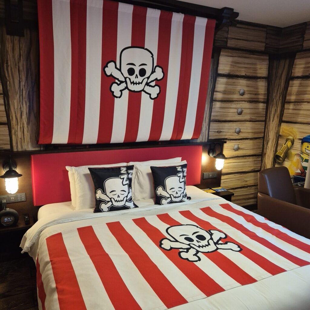 Pirate-themed room at LEGOLAND Korea Hotel